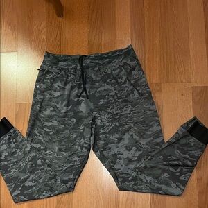 Under Armour  Camouflage Pants